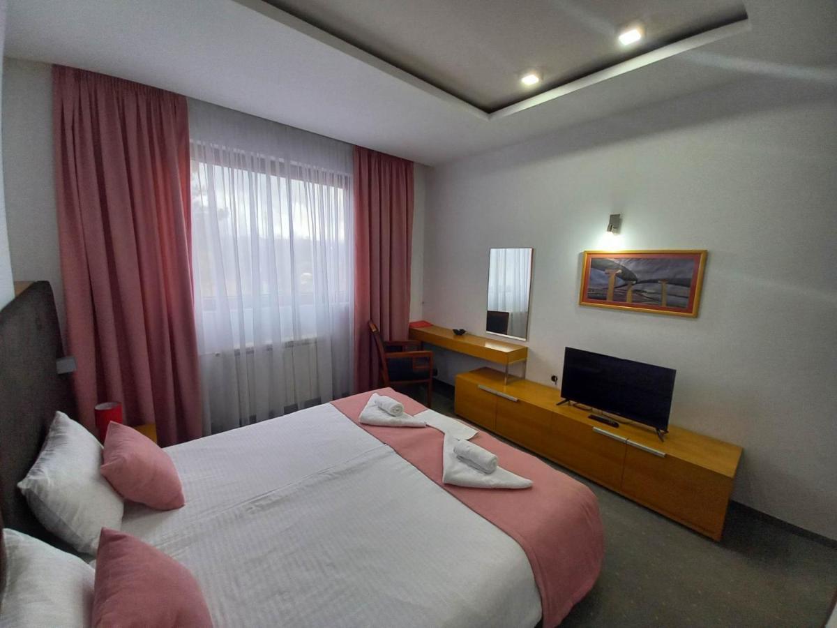 Hotel Vukov Most Nikšić 외부 사진