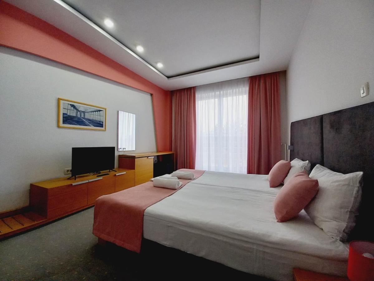 Hotel Vukov Most Nikšić 외부 사진